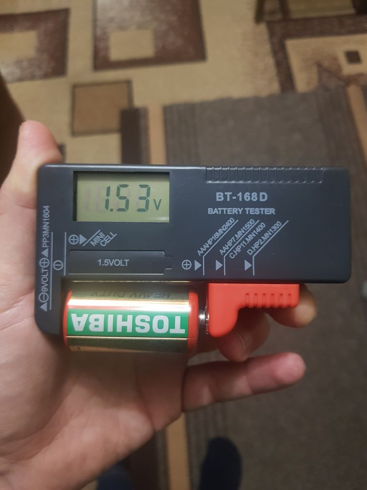 Тестер батареек индикатор уровня батареек BT-168D