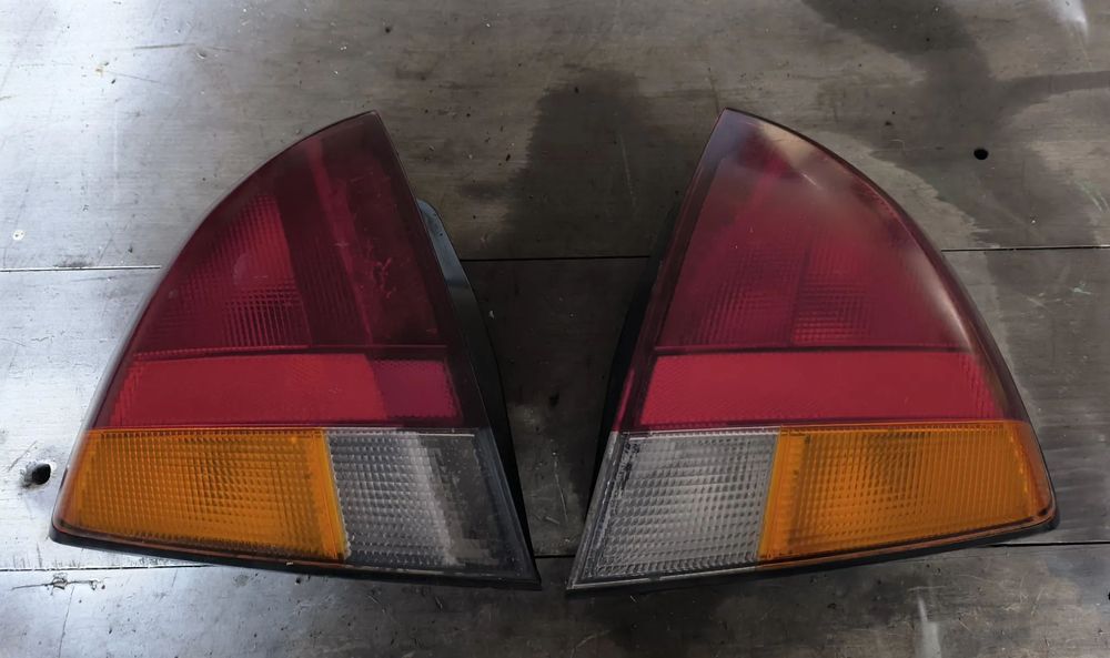lampy tył mitsubischi carisma