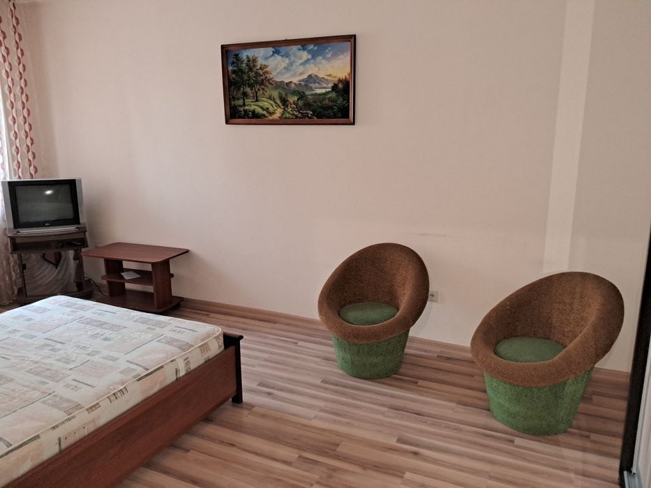 Оренда 1 кімнатна 4/9 площ 36 м2 кух 9 в центрі вул Котляревського