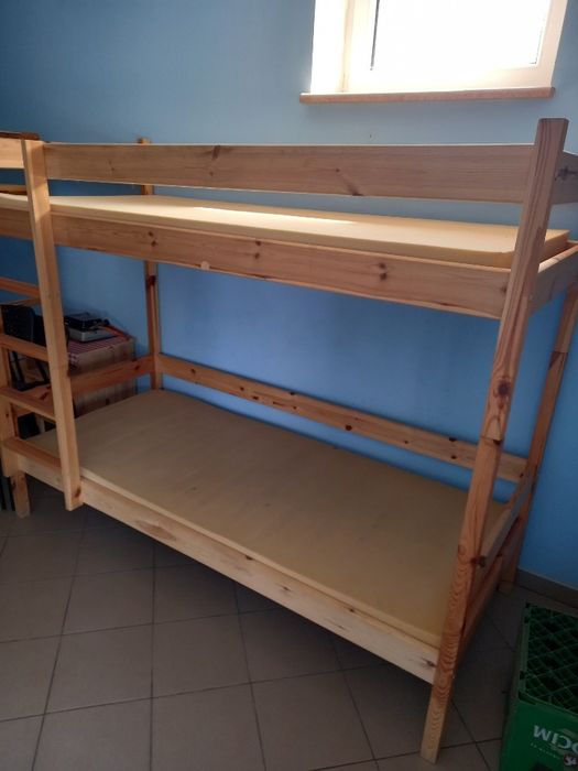 Łóżko piętrowe razem z materacem