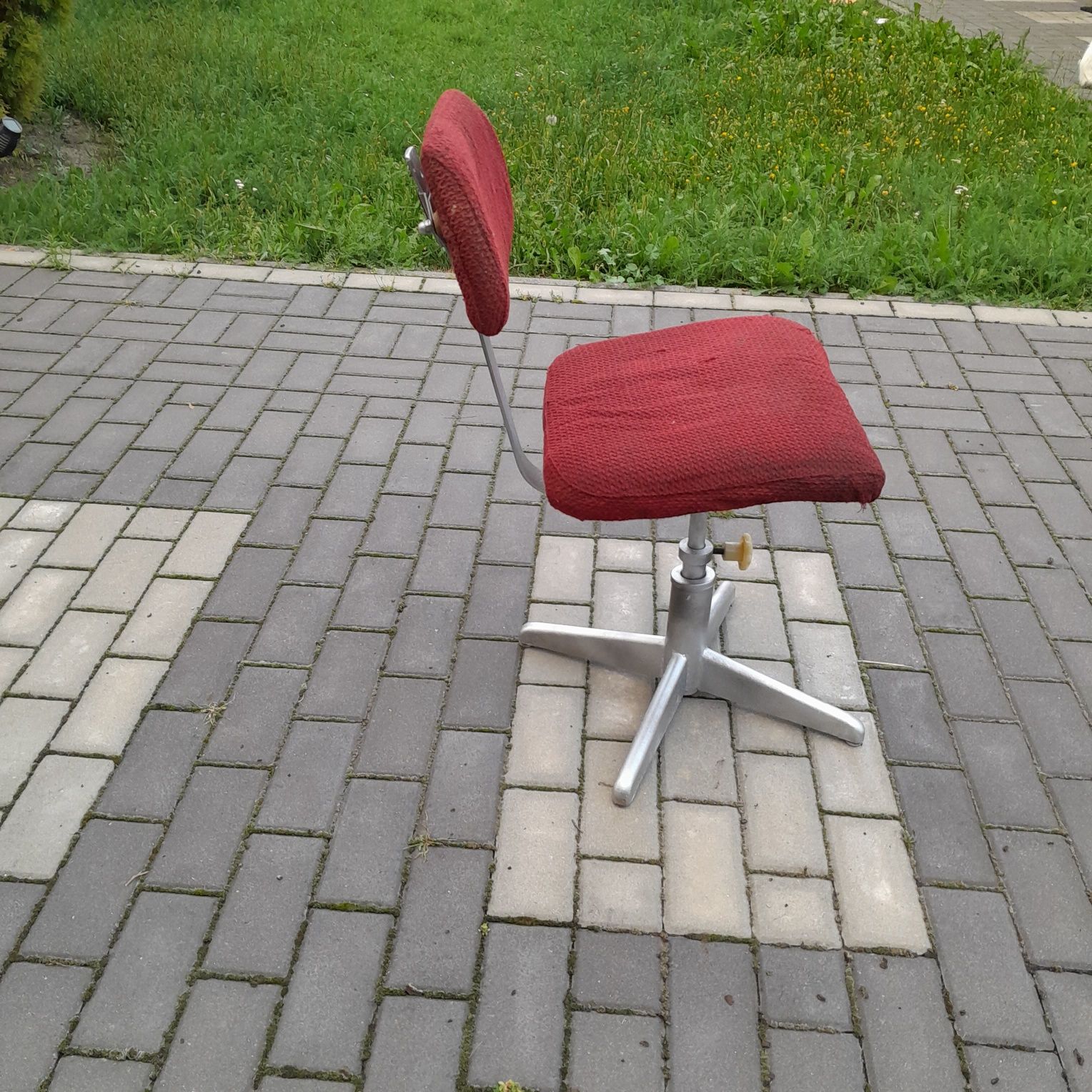Krzesło obrotowe PRL-solidne