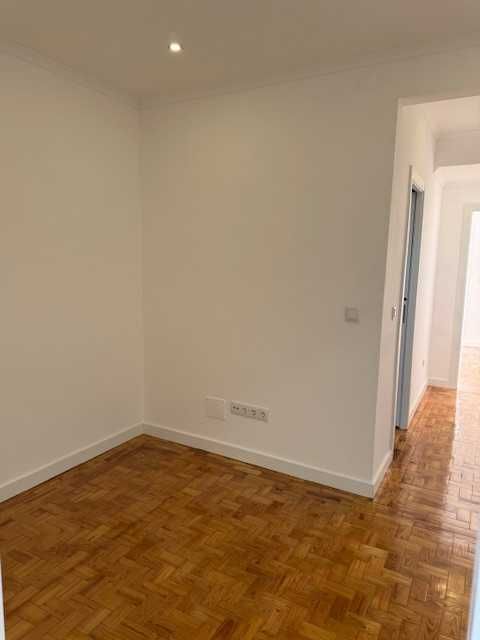 Apartamento de 3 quartos totalmente remodelado e equipado