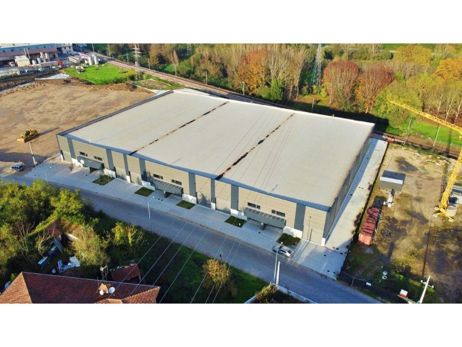 Armazéns novos em Marco de Canaveses