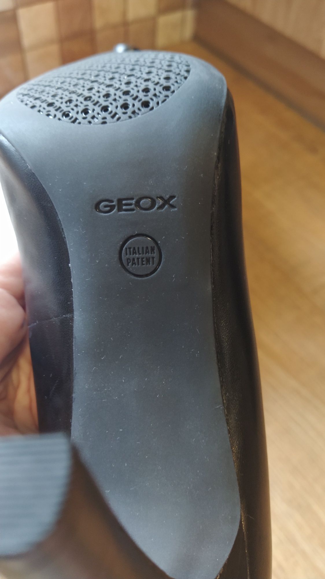Туфли Geox кожа , 40 размер ,каблук 10 см
