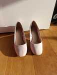 Buty na obcasie Reserved 38 beżowe