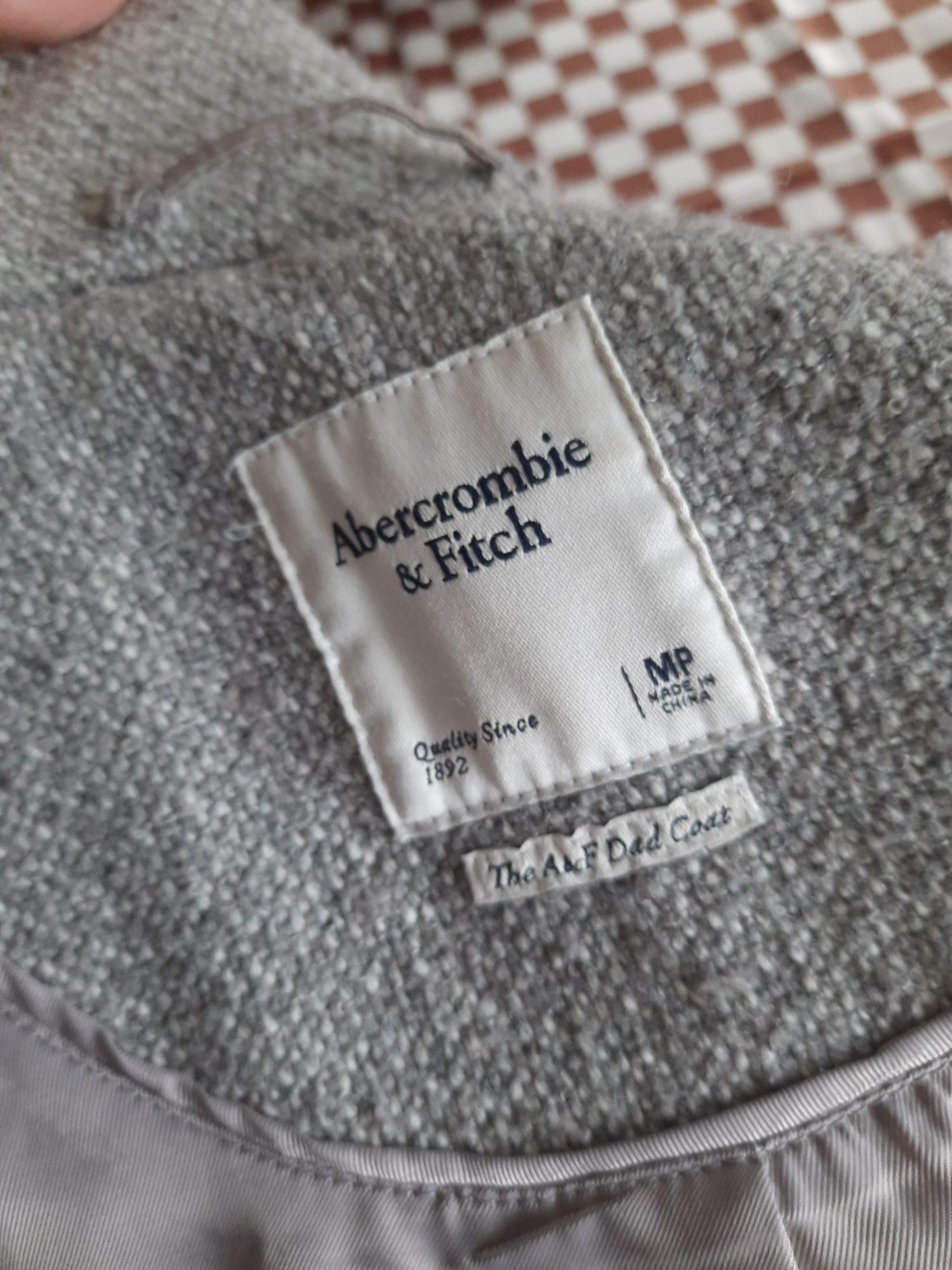 Długi szary wełniany płaszcz Abercrombie