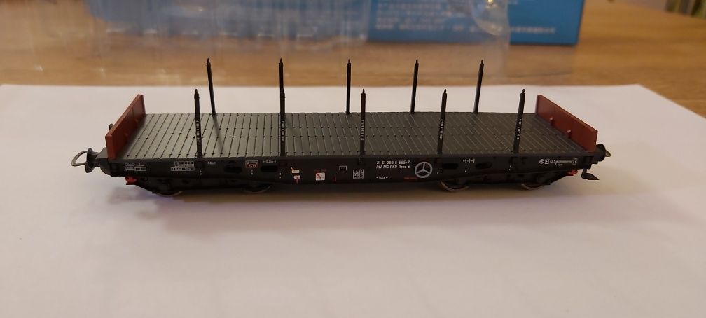 Wagon platforma z kłonicami PIKO 58414-3 PKP H0