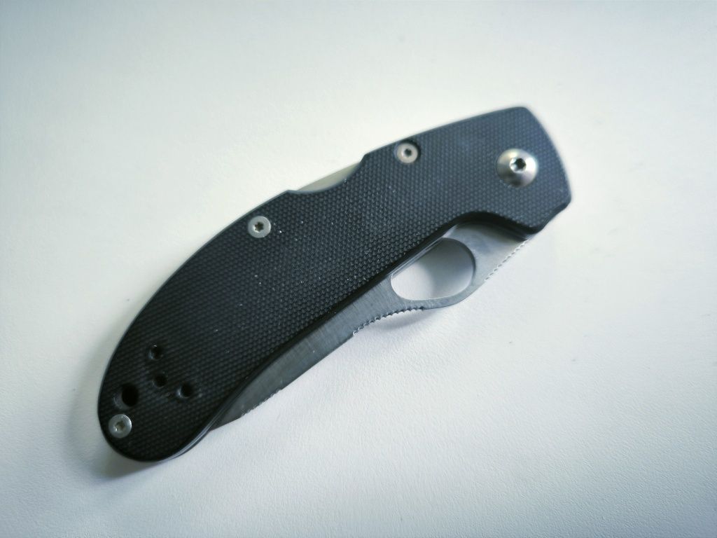 Складаний нож типу Bladetech pro hunter