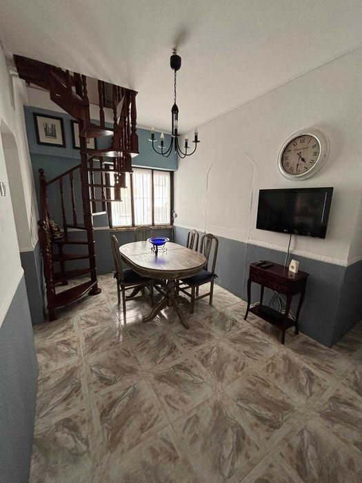 Quarto para arrendar em Algés