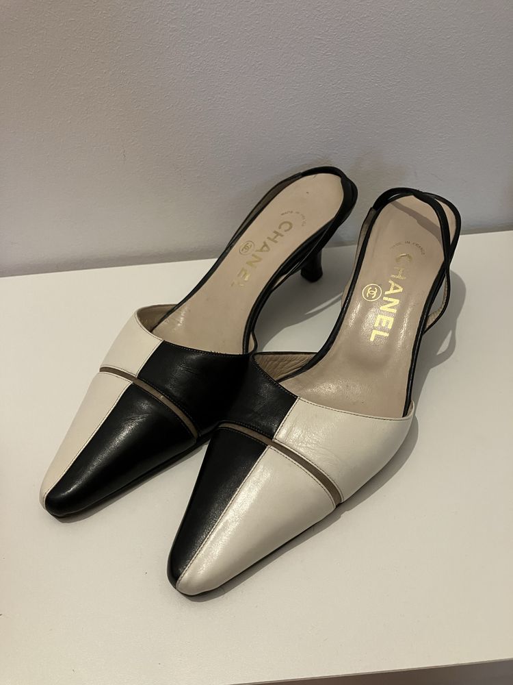 Sapatos CHANEL Vintage Preto e Branco
