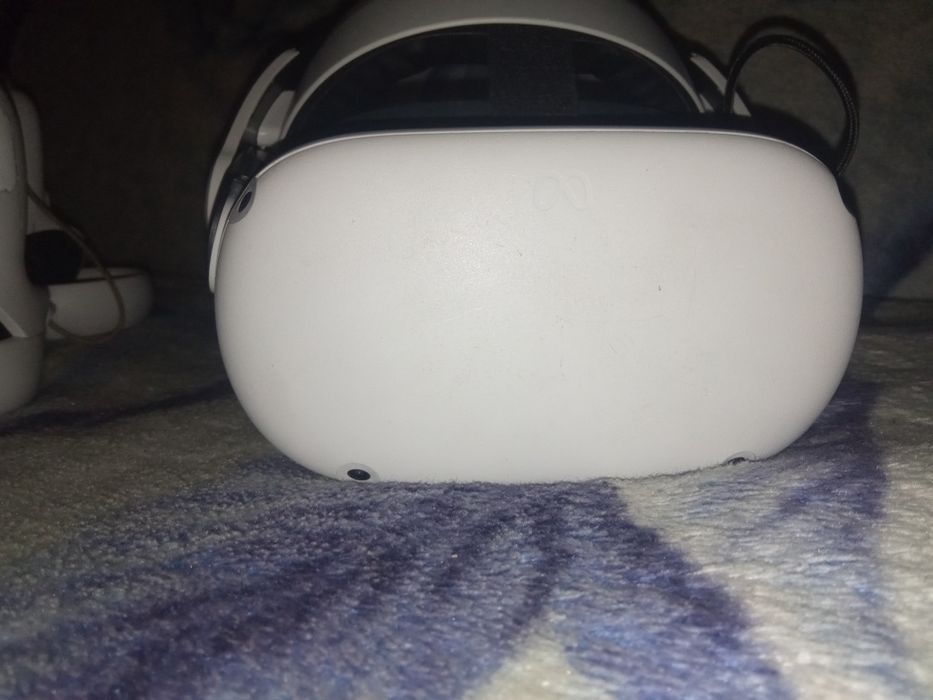 Продам VR шлем Oculus quest 2