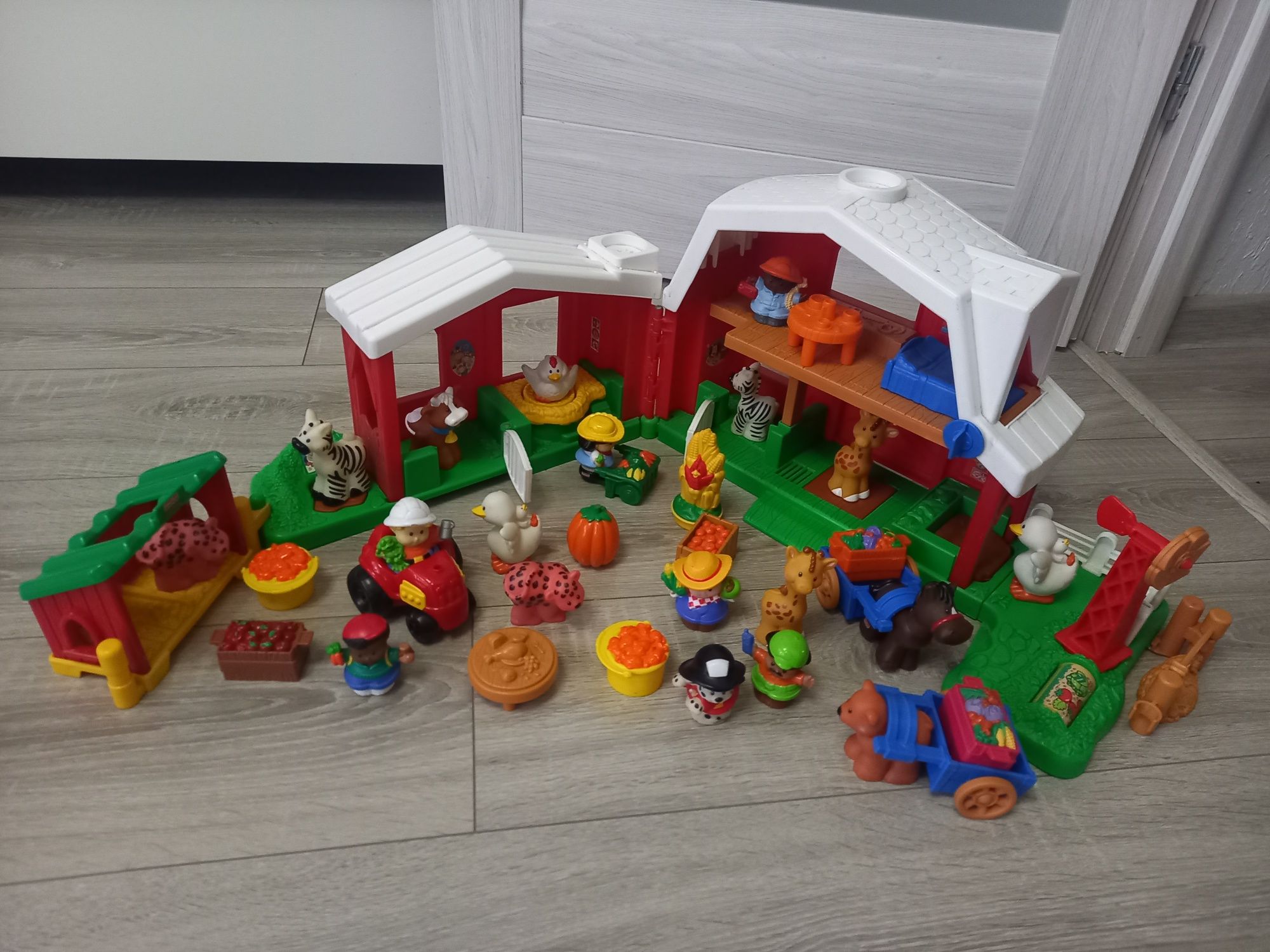 Grająca farma Fisher Price Little people