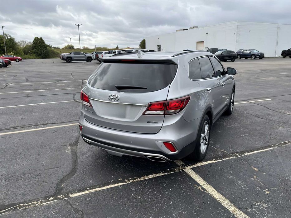 Hyundai Santa Fe      2018