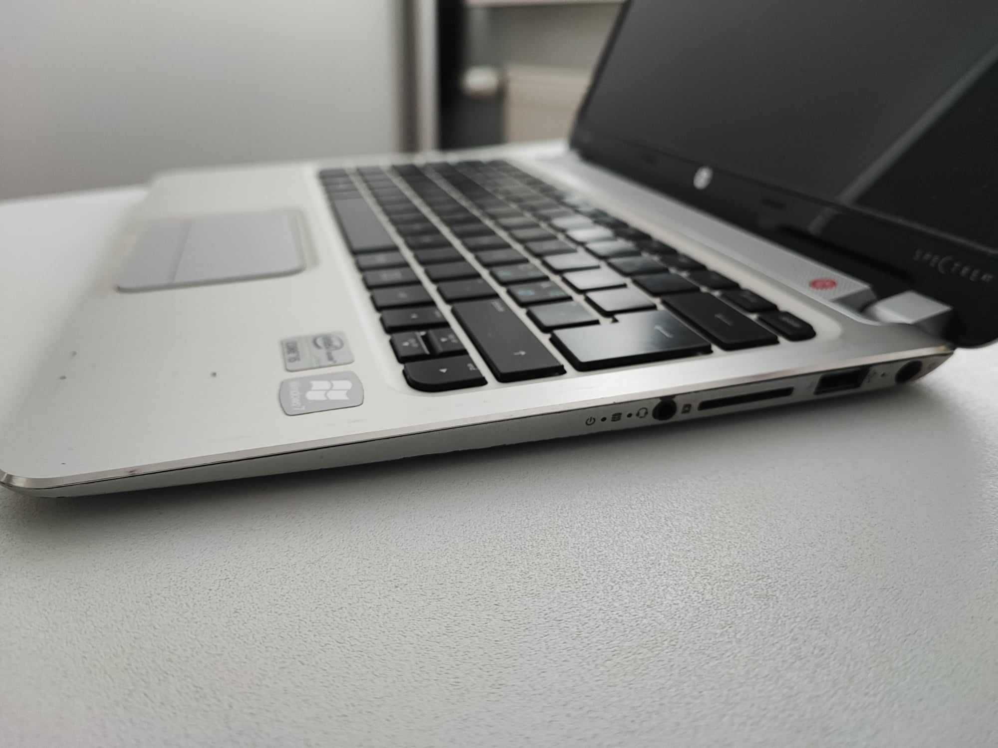 Laptop Spectre XT Pro 13-b000