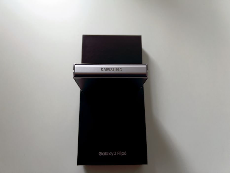 Samsung Z Flip 6 512 GB 12 RAM