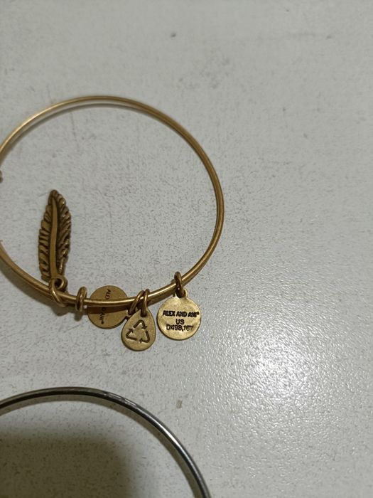 Lote 8 pulseiras de senhora