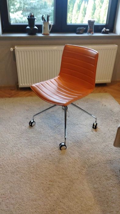 Krzesło konferencyjne/biurowe ArperCatifa46_pomarańczowa skóra_x12szt