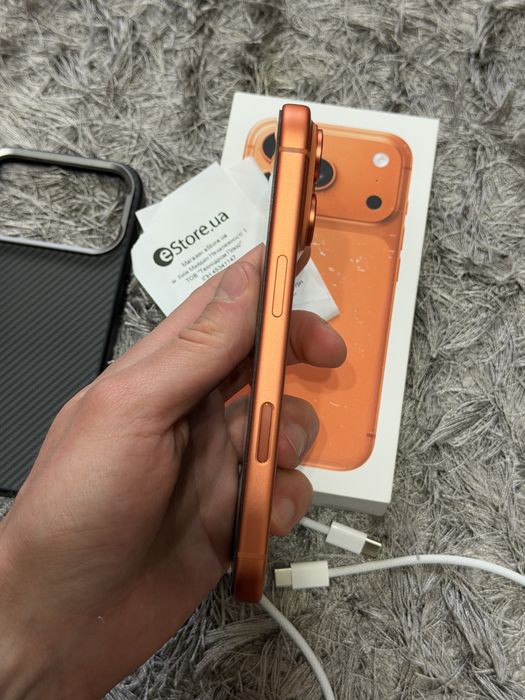iPhone 17 Pro 256GB Cosmic Orange eSIM (MG7L4)