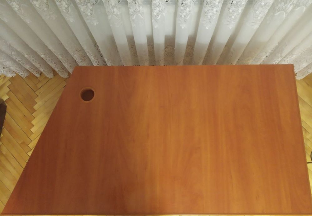 Стіл комп'ютерний