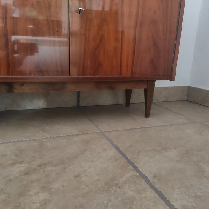 Witryna, biblioteczka PRL fornir