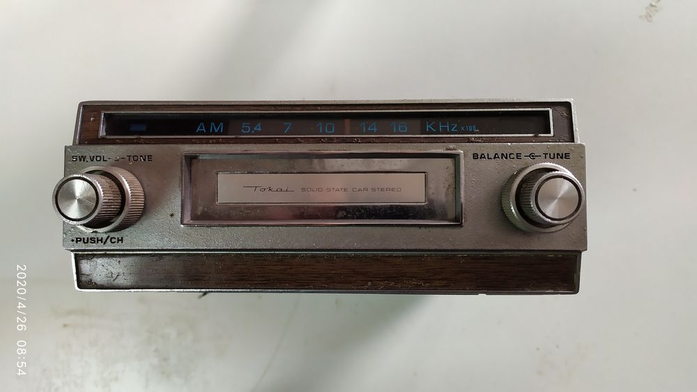 Auto rádio antigo Tokai CR-620 de cartuchos a funcionar