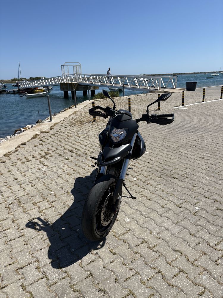 Ducati Hypermotard 796