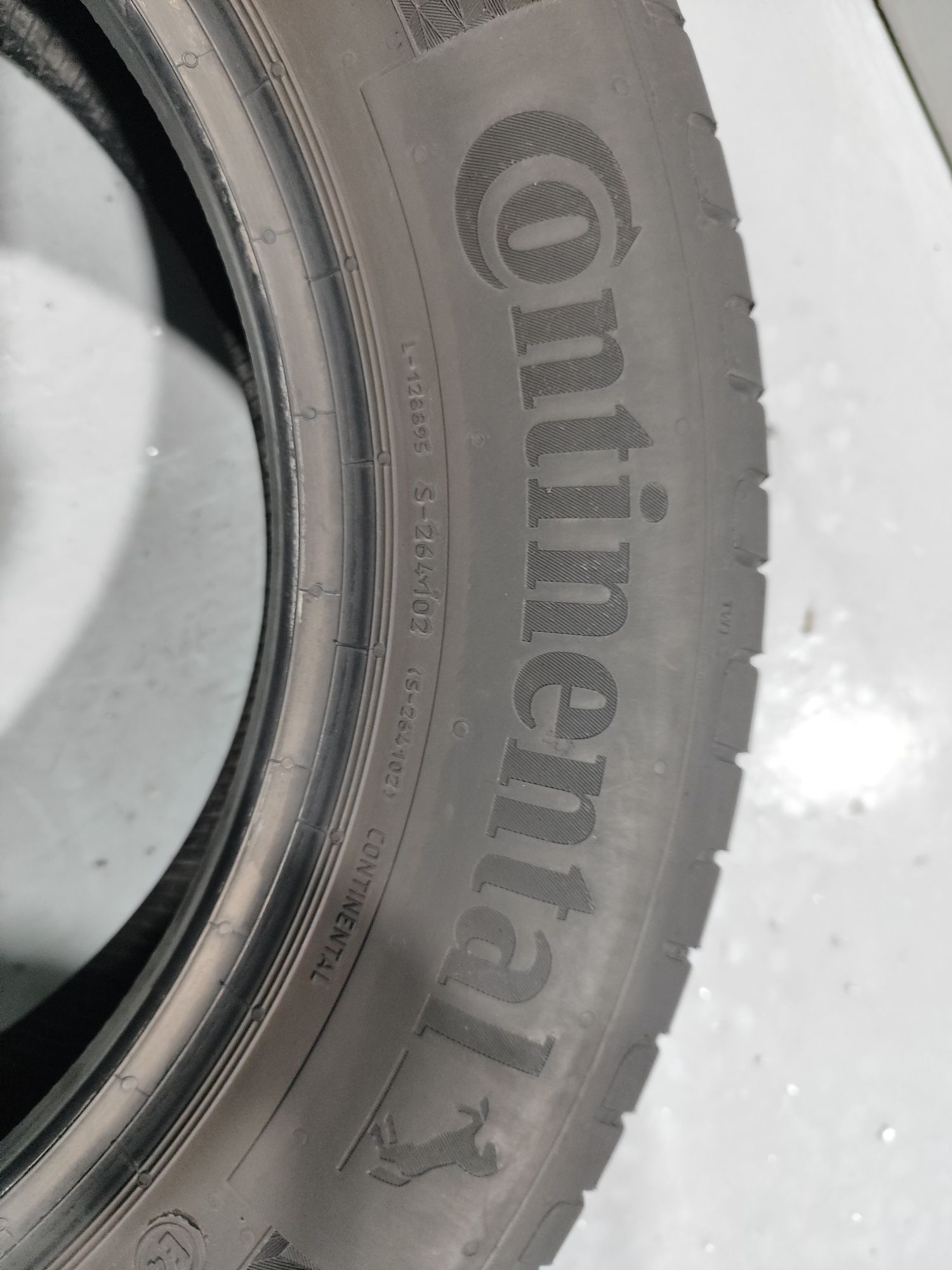 2 pneus semi novos 185-65R15 Continental - Oferta dos Portes