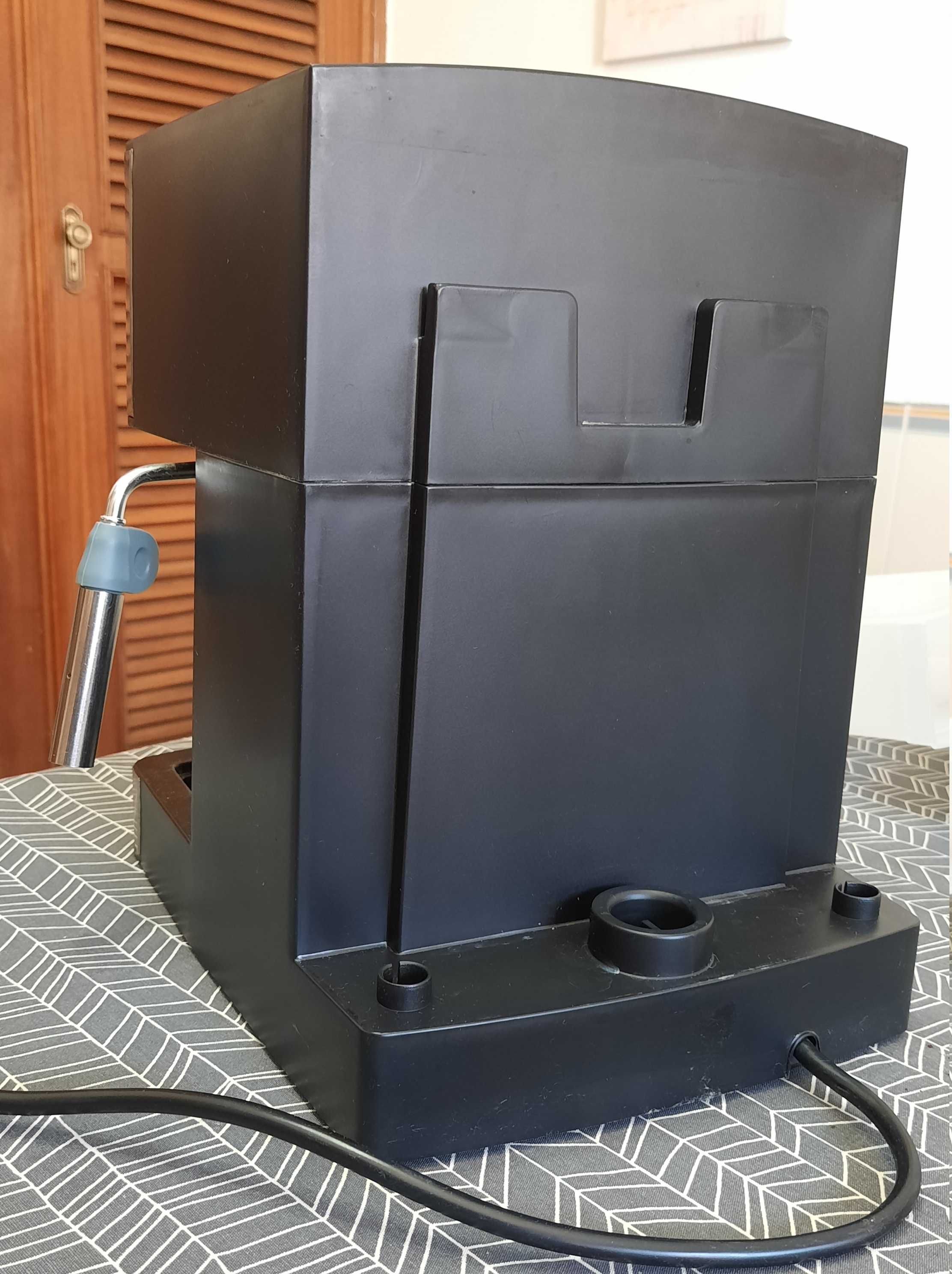 Máquina de Café Ufesa Sem Manipulo Pouco Usada
