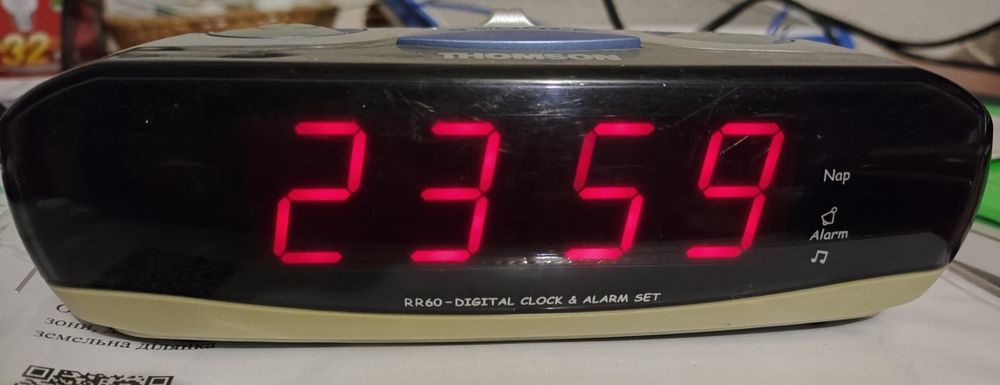 Часы-будильник-радио