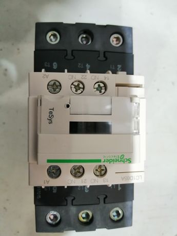 Contactor sheneider LC1D65AB7