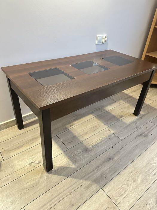 Ława pokojowa z przeszkleniami