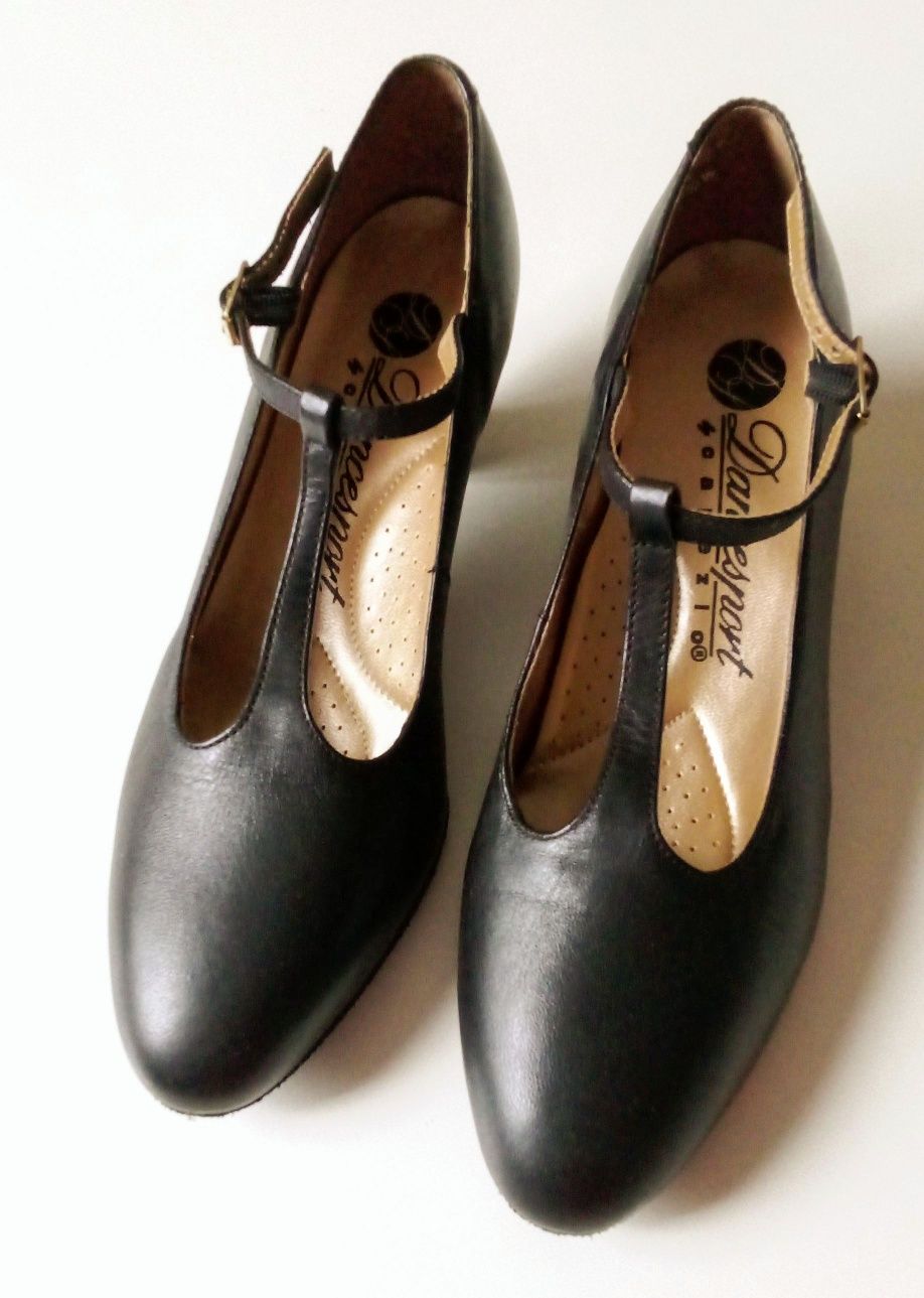 Sapatos de dança de carácter da Capezio