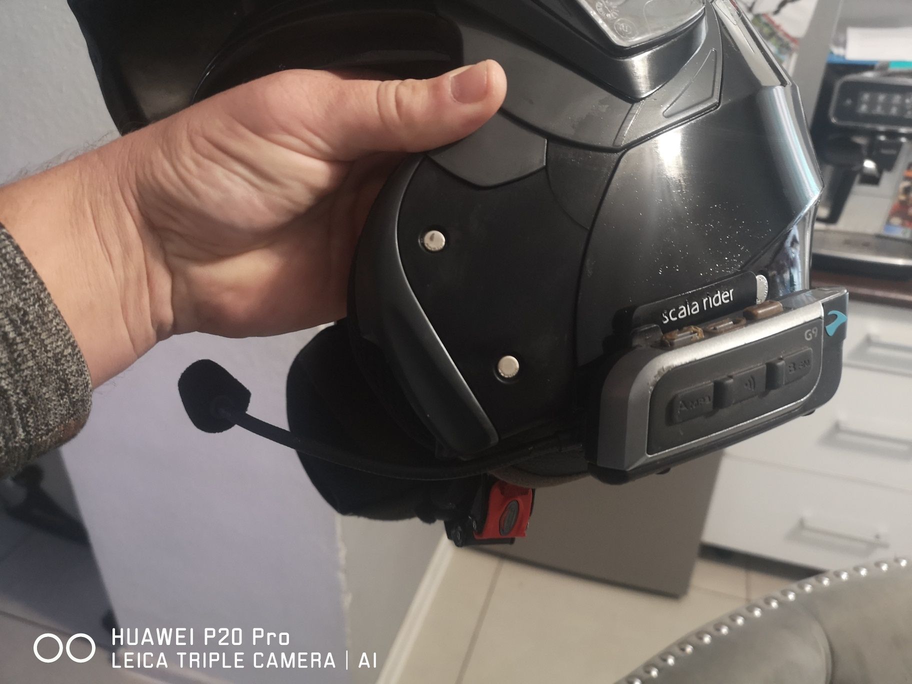 Dwa kaski Caberg Duke z zestawem słuchawkowy Scala Rider G9