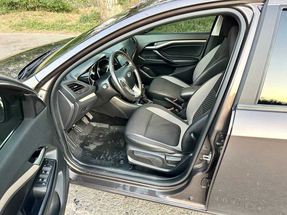 Автомобіль Lada Vesta