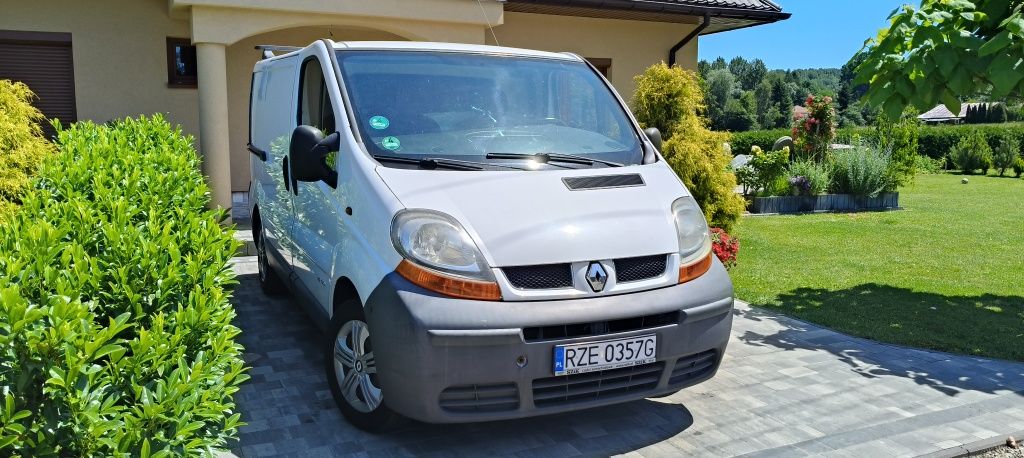 Renault trafic 1.9dci 100km niski przebieg,primastar,vivaro