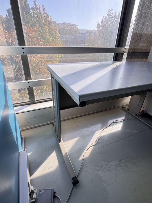 Secretária de Escritório Cinza