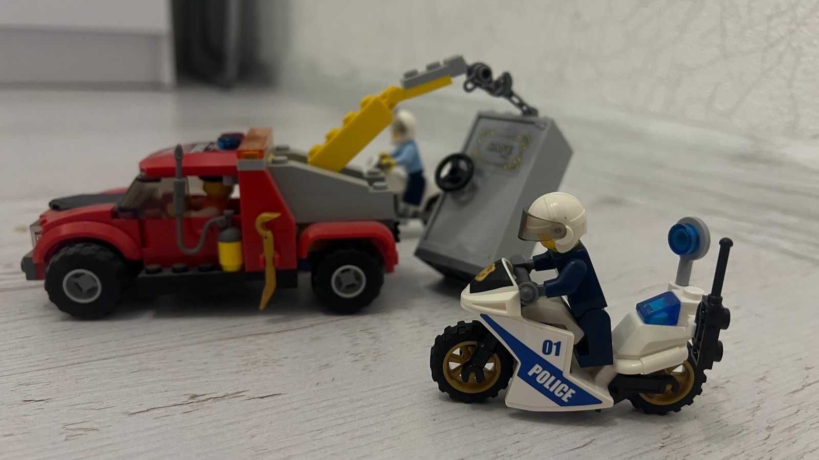 Конструктор LEGO City 'Втеча на буксирі' (60137)