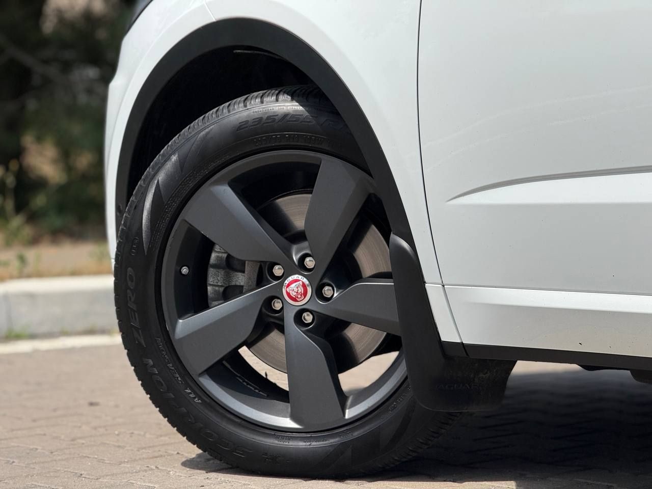 Jaguar E-Pace 2019 року, 2.0 бензин, AWD, автомат, пробіг 38 тис.км.