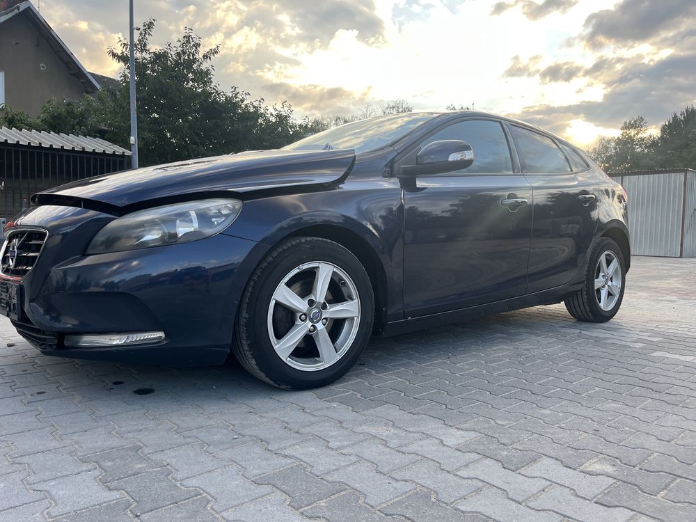 Volvo V40 uszkodzone