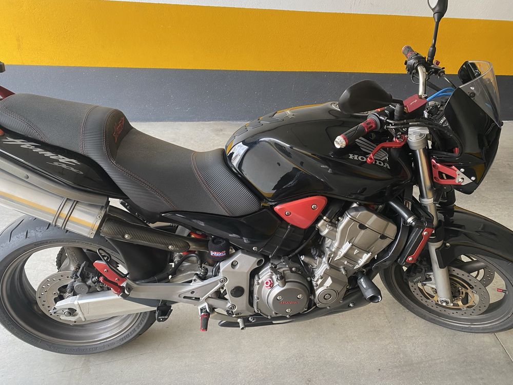 Mota Honda hornet 900 preta