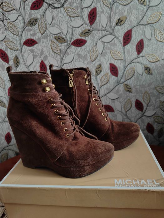 Ботильйони із замші Michael Kors