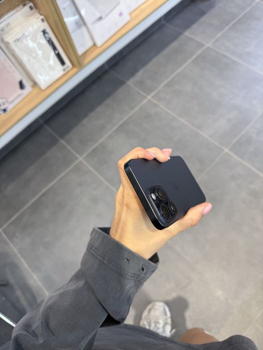 Used iPhone 15 pro max 256 blue