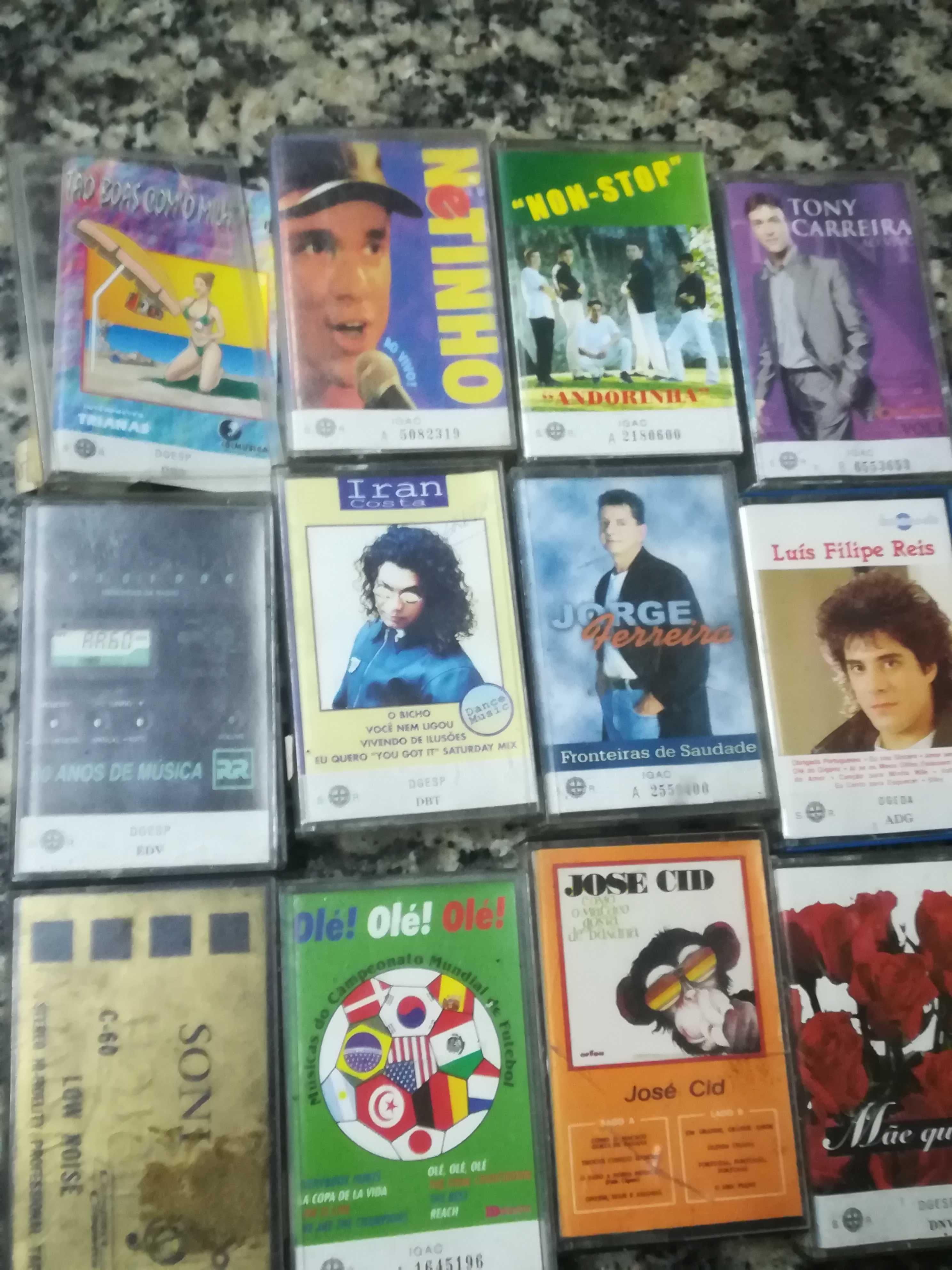 Discos de vinil Cassetes VHS CDS e Cassetes de música