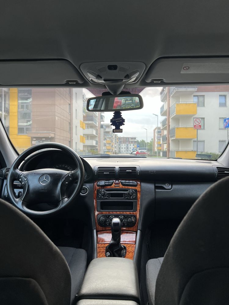 sprzedaję Mercedesa W203 2.0 Kompressor, gaz–benzyna.