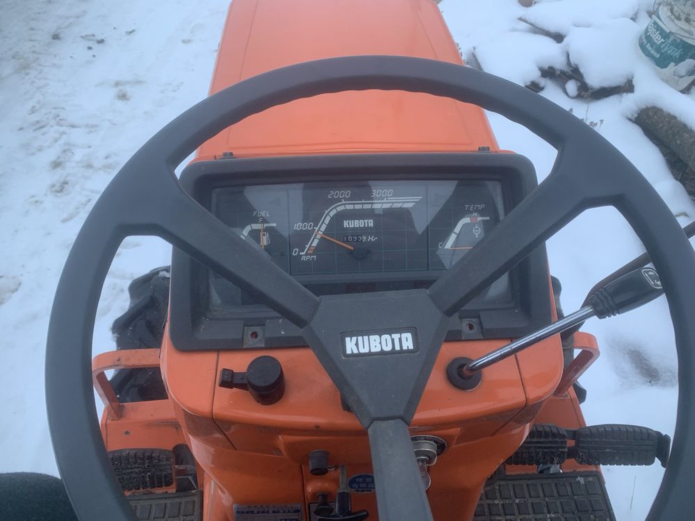Kubota з документами