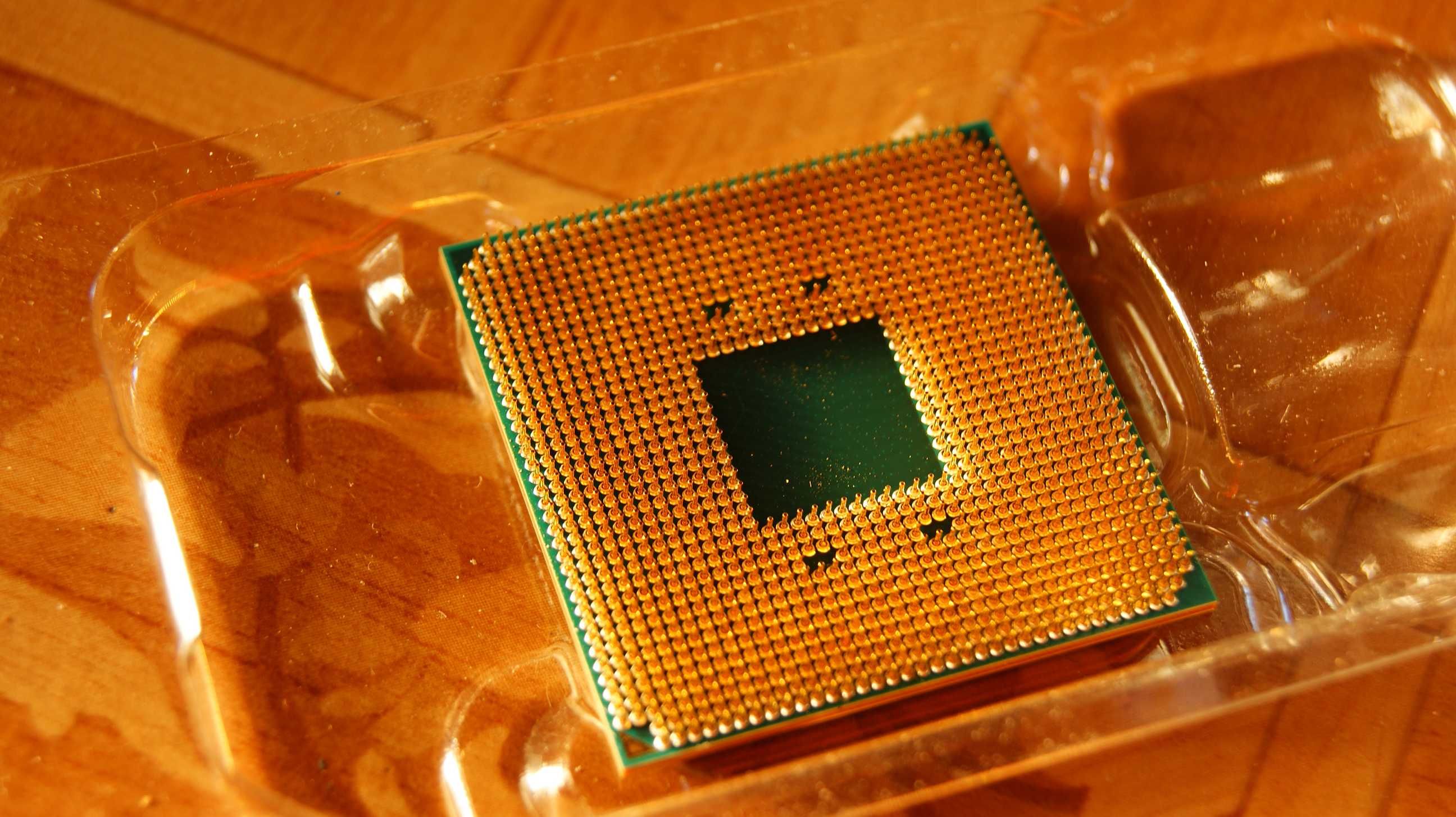AMD Ryzen 7 1700  3.0/3.7 GHz BOX +oryginalne chłodzenie, sprawny 100%