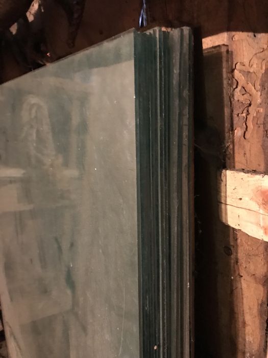 Стекло для окон 130 на 80 (4 мм)