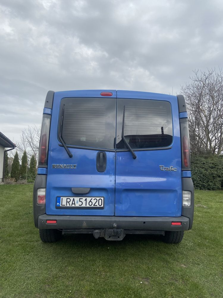 Renault trafic bus 9-osobowy