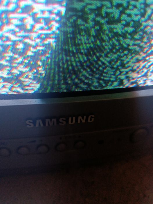 TV Samsung 50cm usada como nova com comando