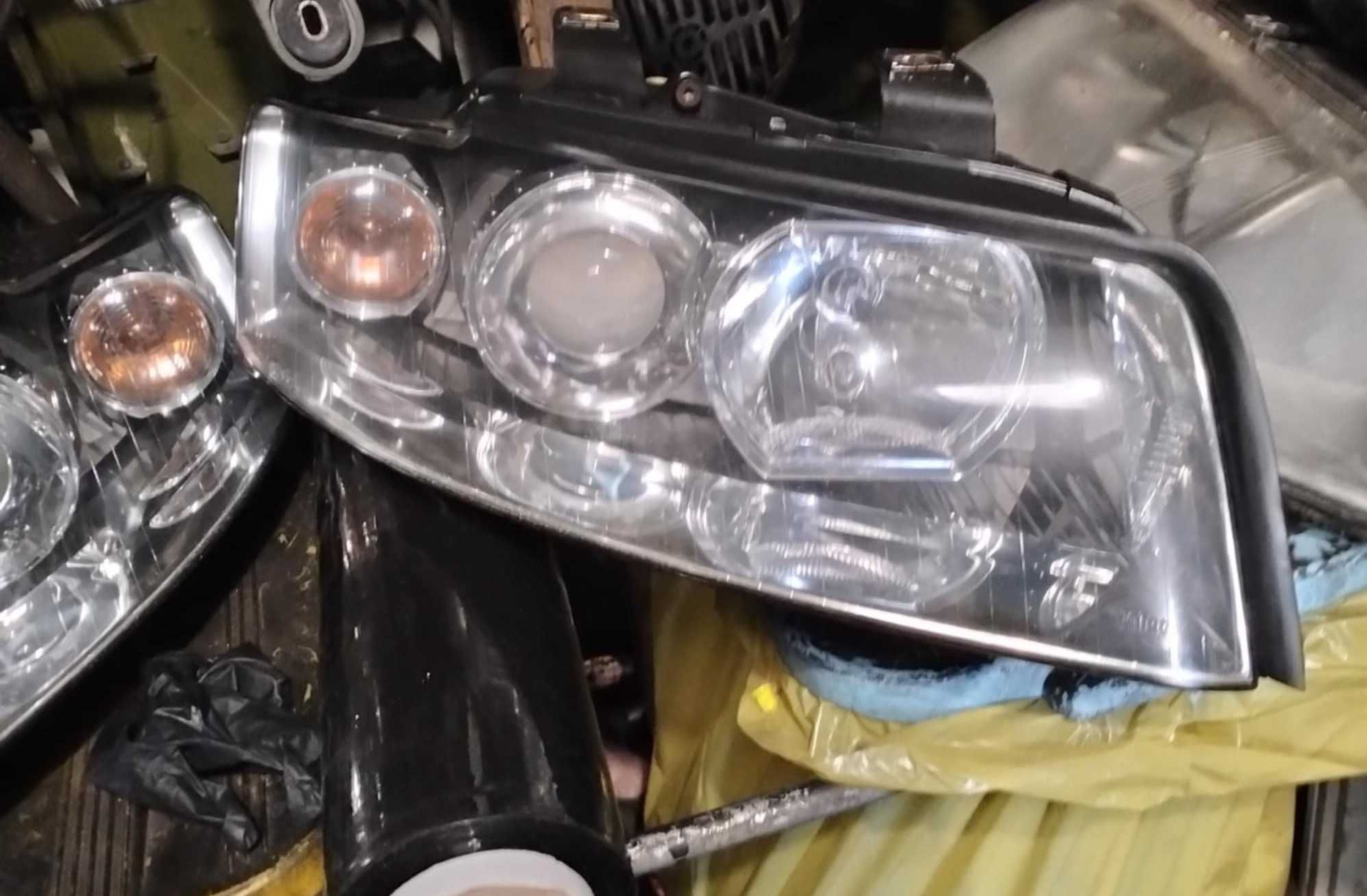 komplet lamp przednich lampy przednie Audi A4 B6